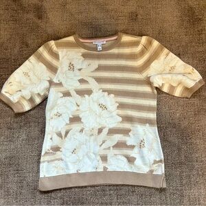 Floral Short Sleeved Sweater 🤍